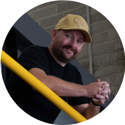 Self-employed man with a yellow cap